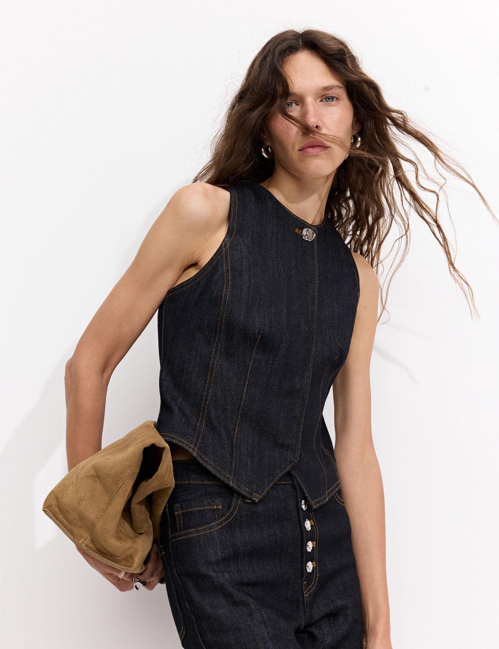 וסט ג’ינס מחויט