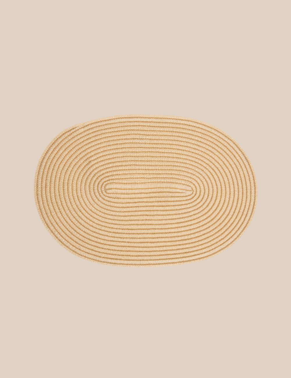 פלייסמנט אובלי מנייר
