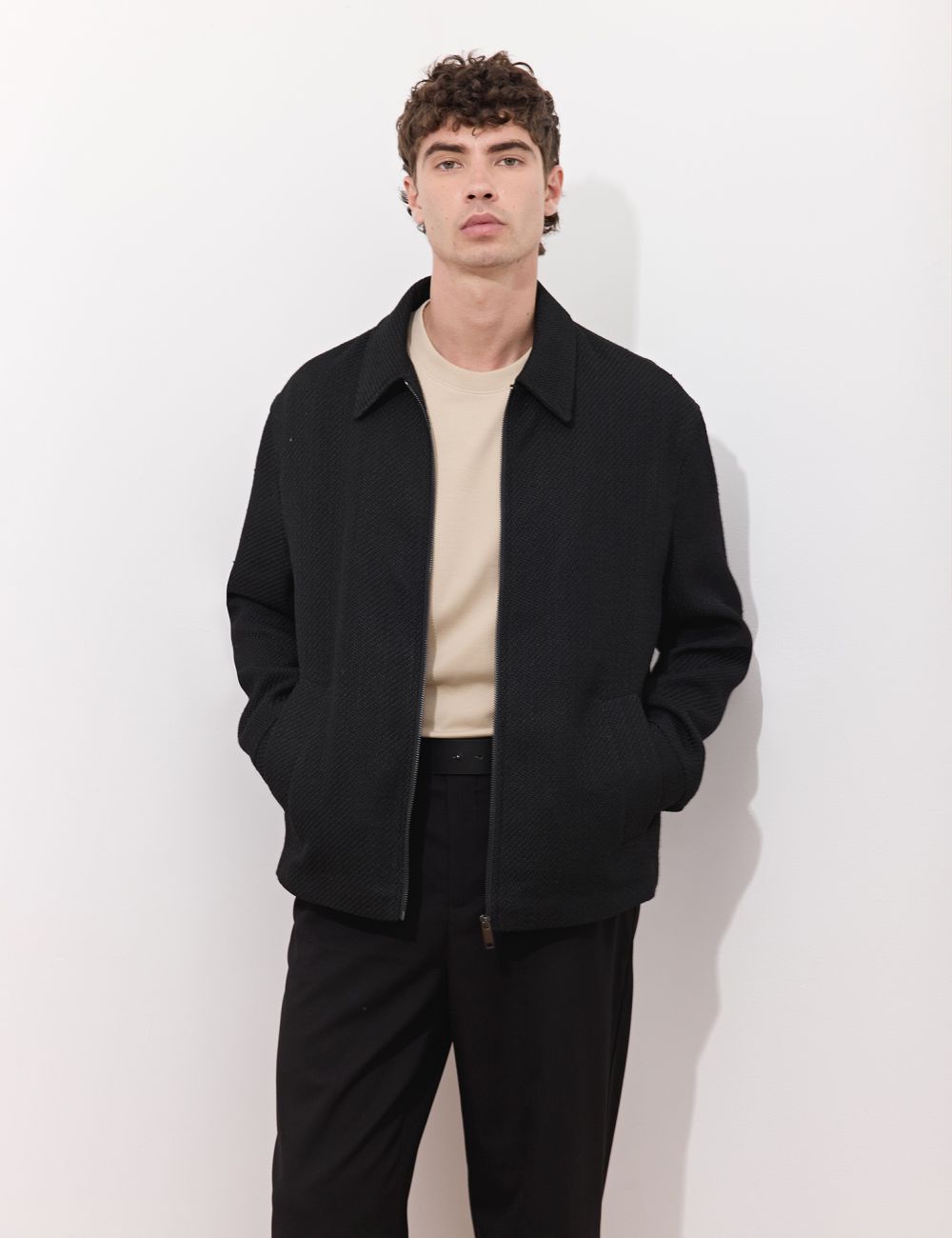 ג׳קט עם רוכסן