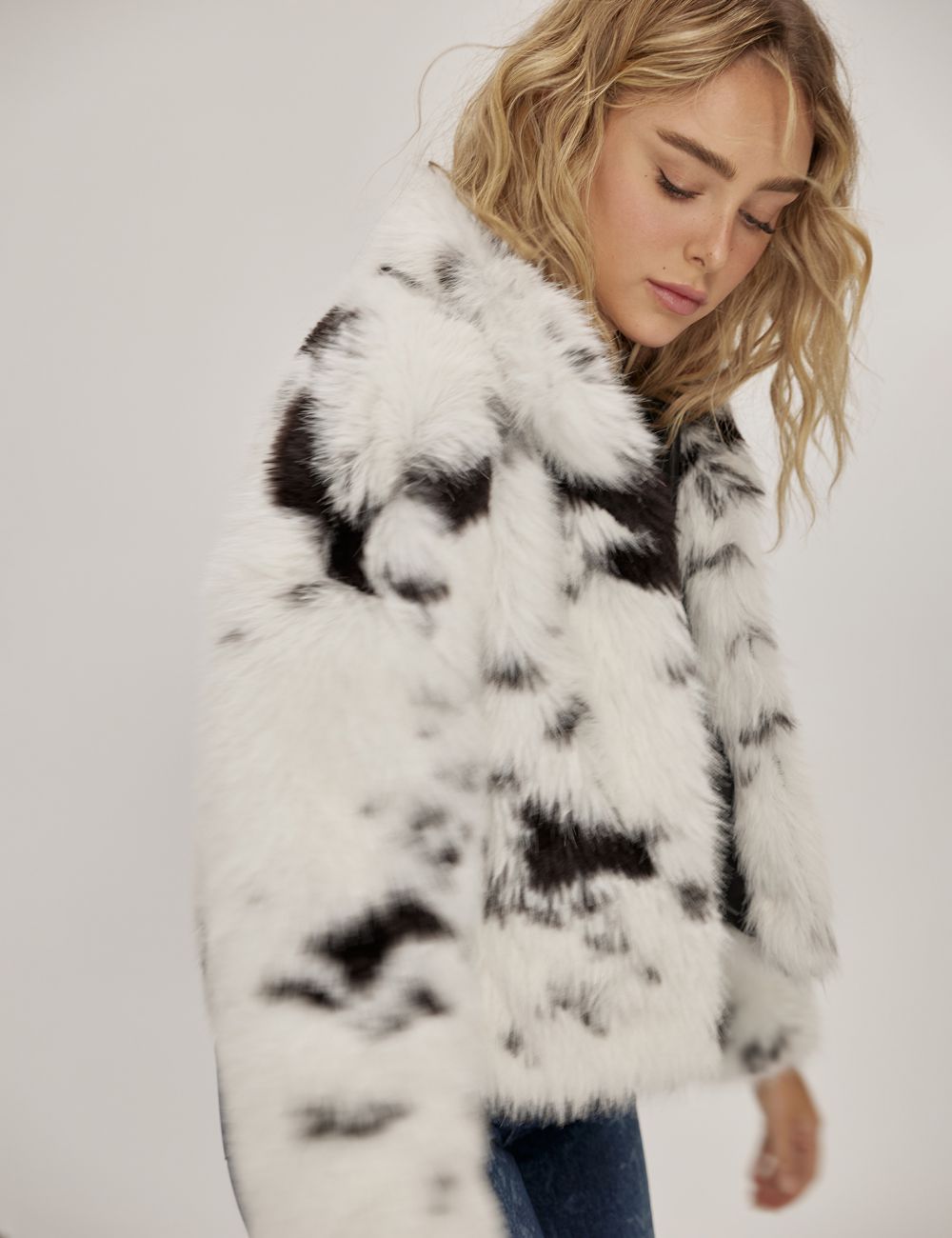 מעיל דמוי פרווה הדפס פרה