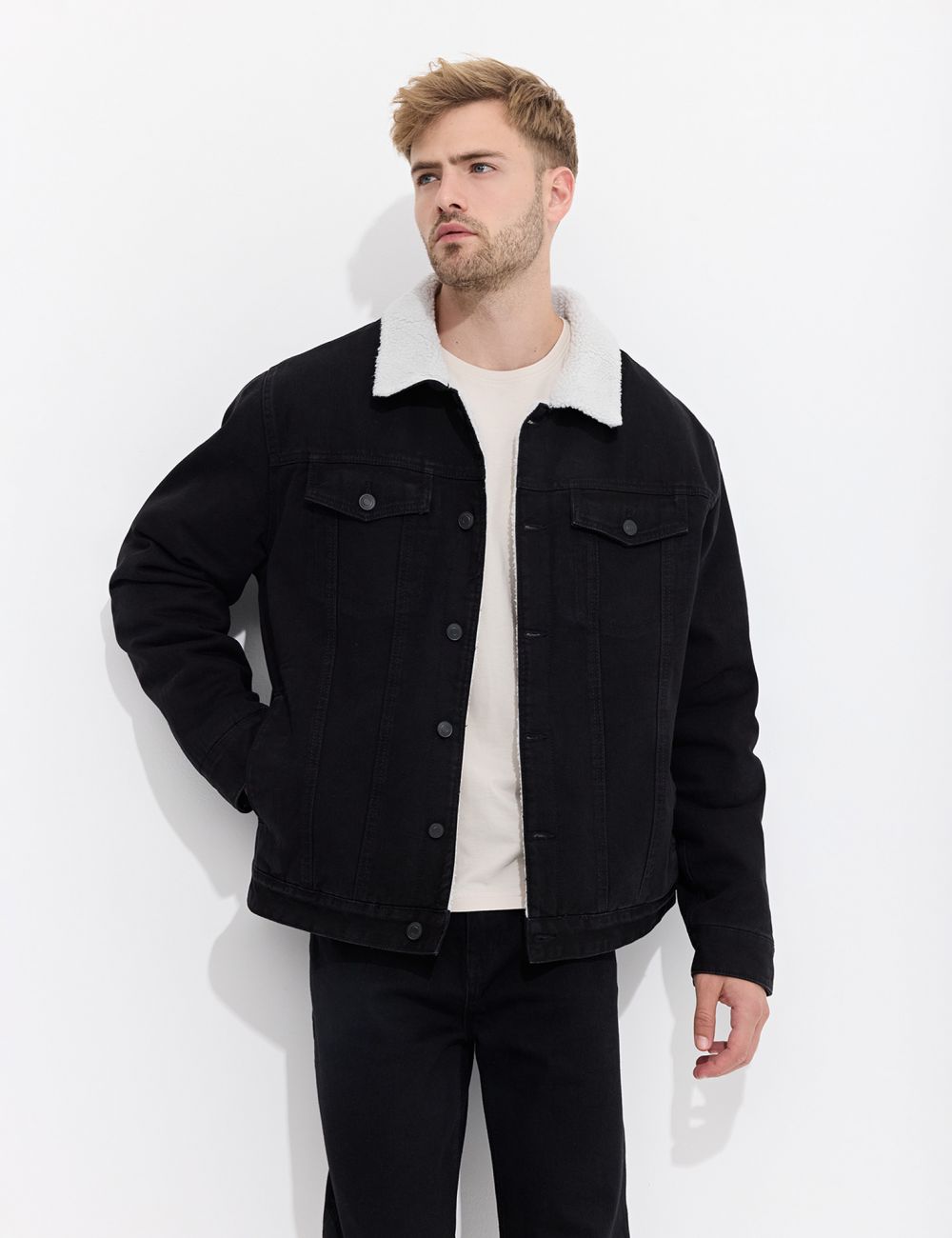 ג׳קט ג׳ינס פרווה