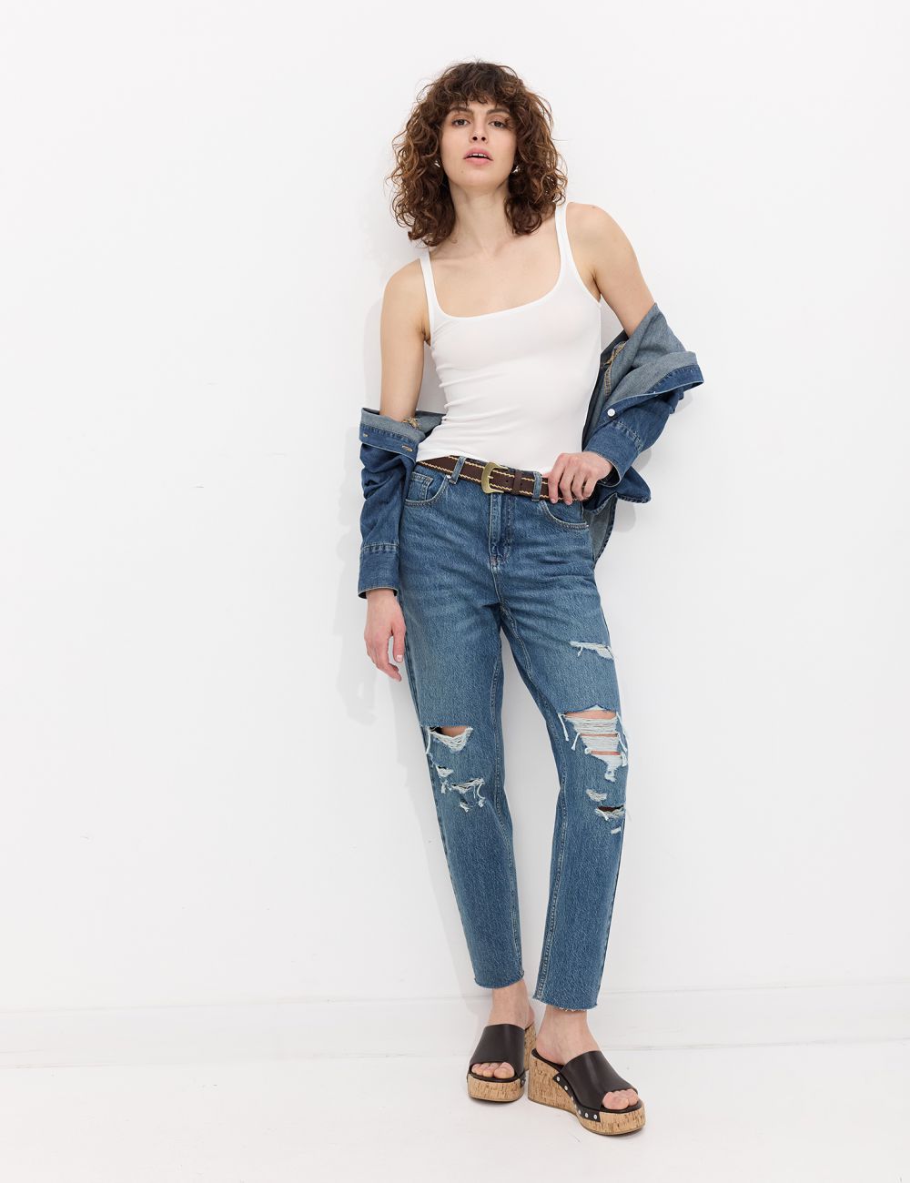 ג׳ינס MOM עם קרעים