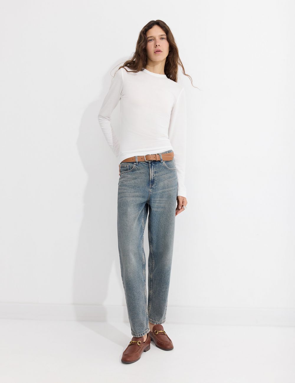 ג’ינס עם קרעים