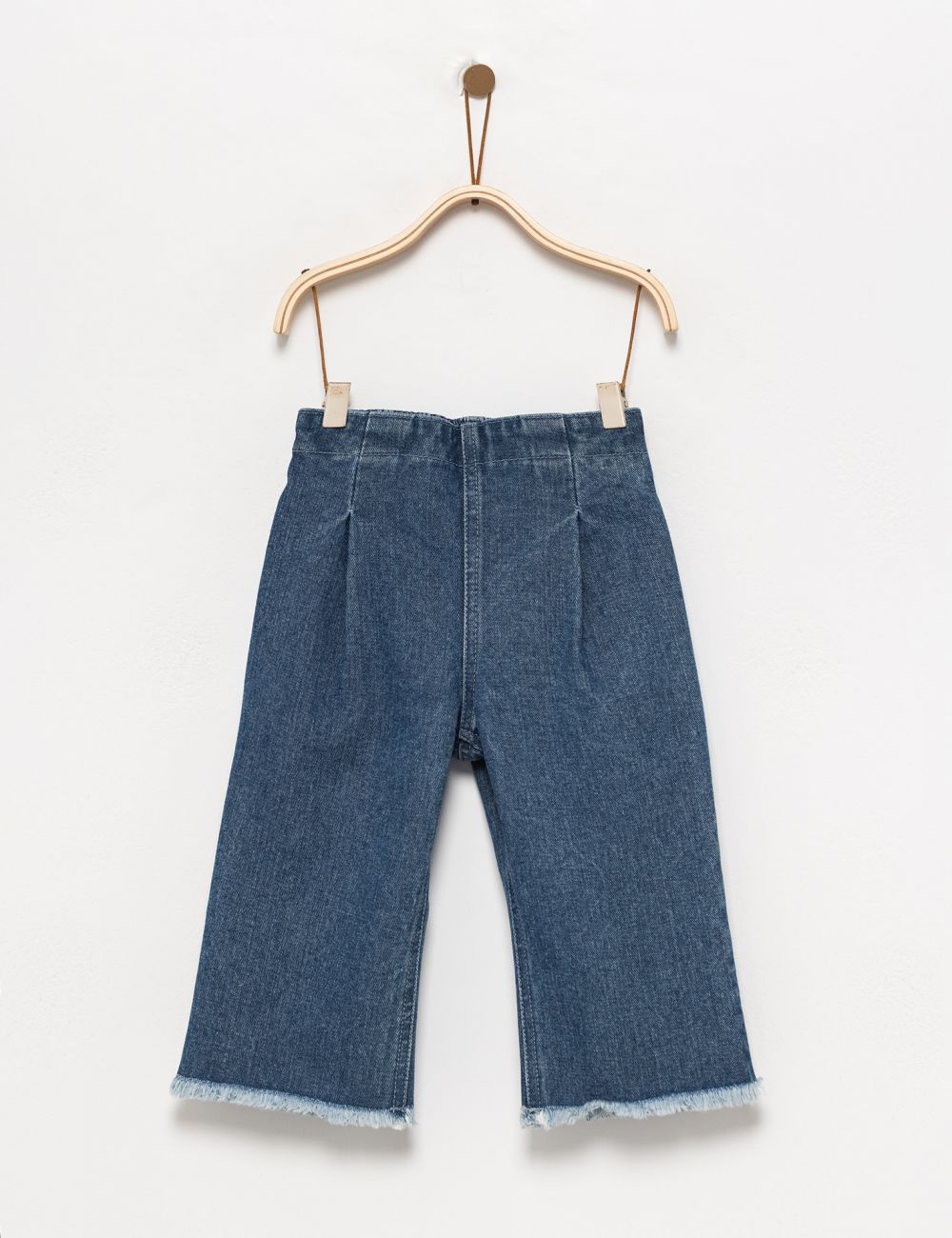 ג’ינס עם סיומת פרומה