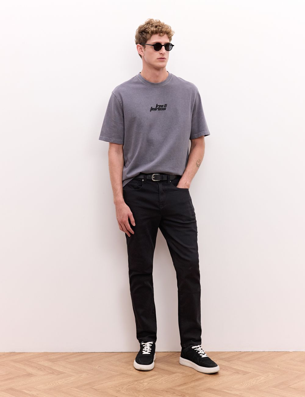 ג׳ינס בגזרת SLIM