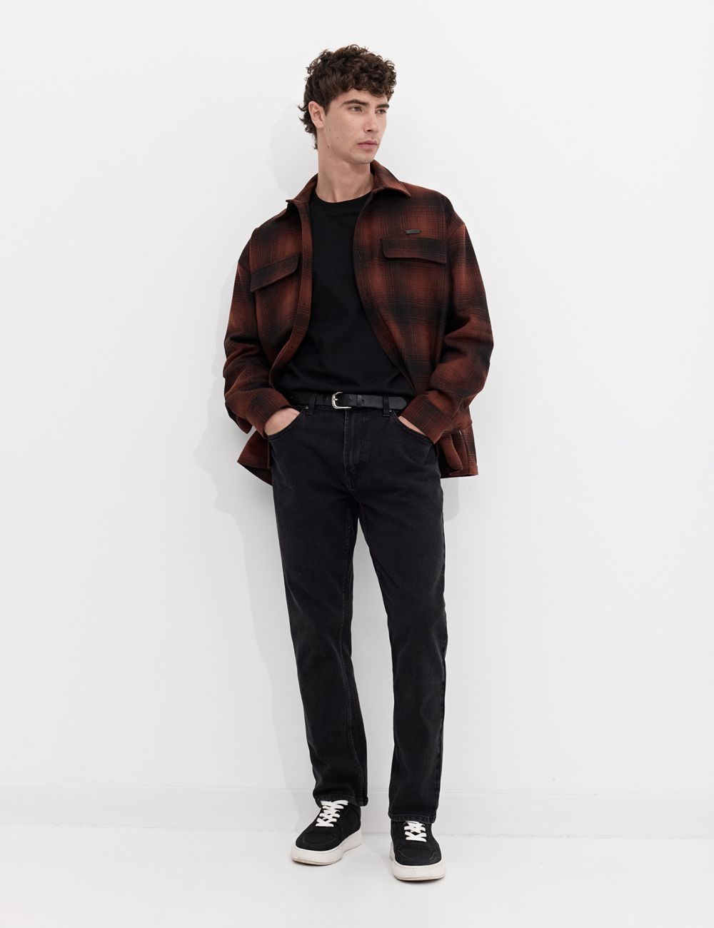 ג׳ינס בגזרת SLIM