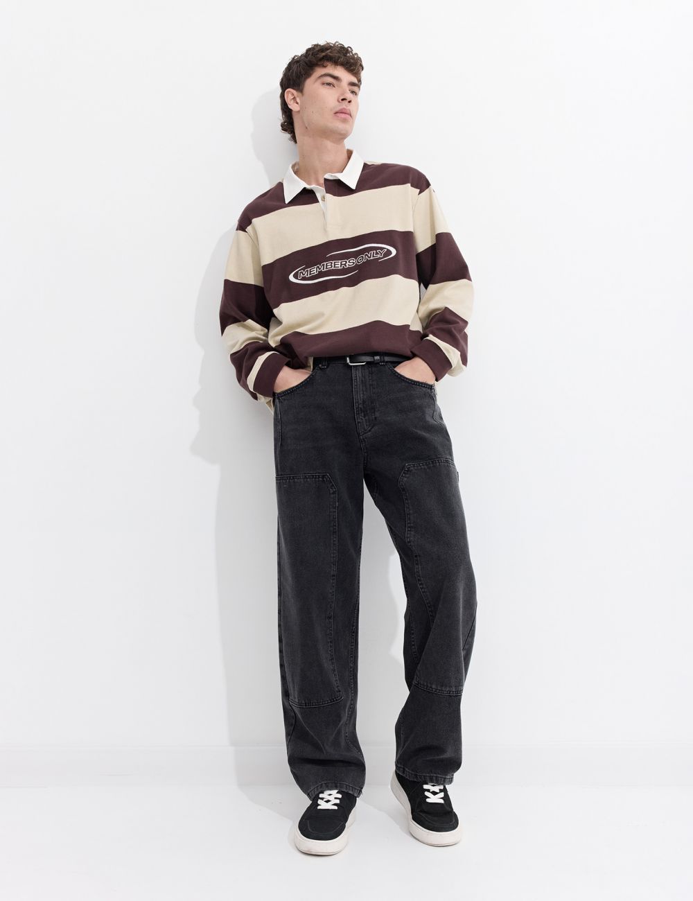 ג׳ינס carpenter בגזרה משוחררת