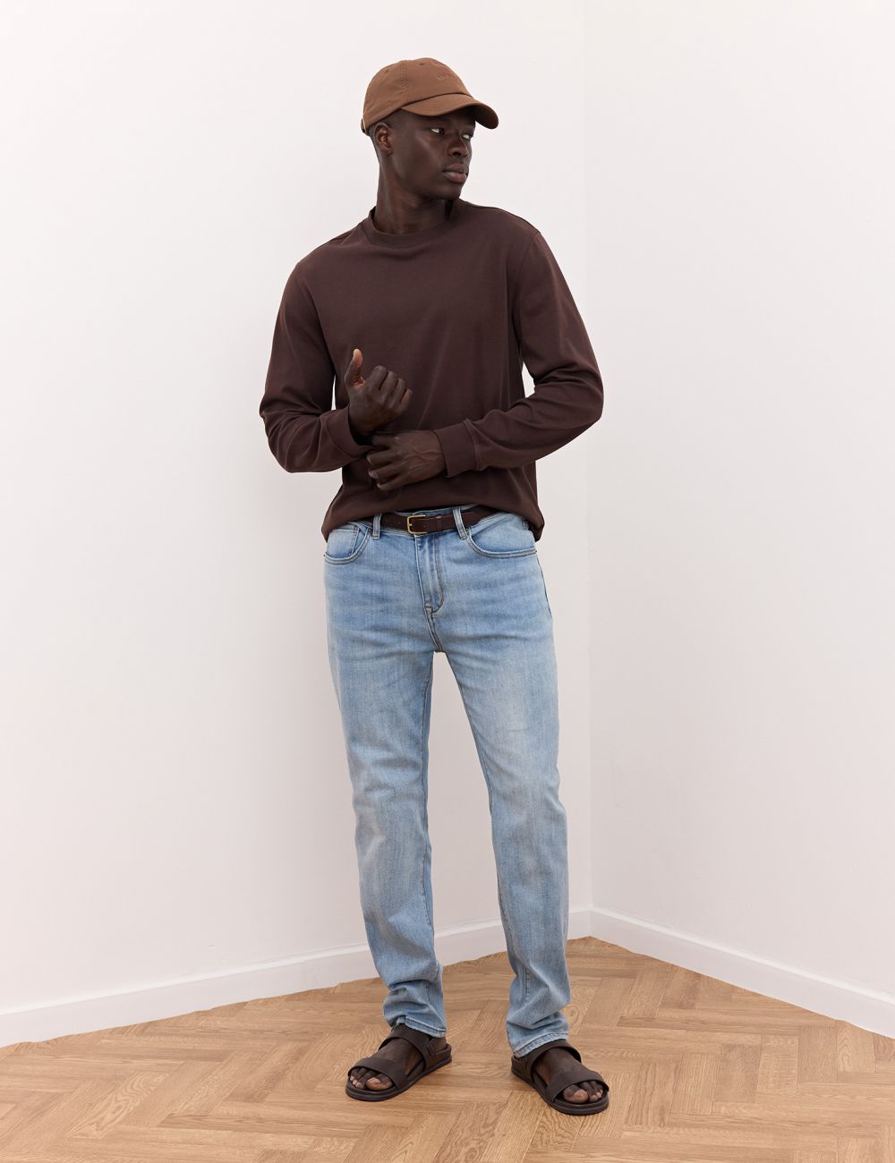 ג׳ינס בגזרת SLIM