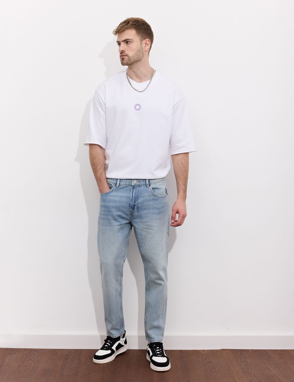 ג’ינס בגזרת קרופ SLIM