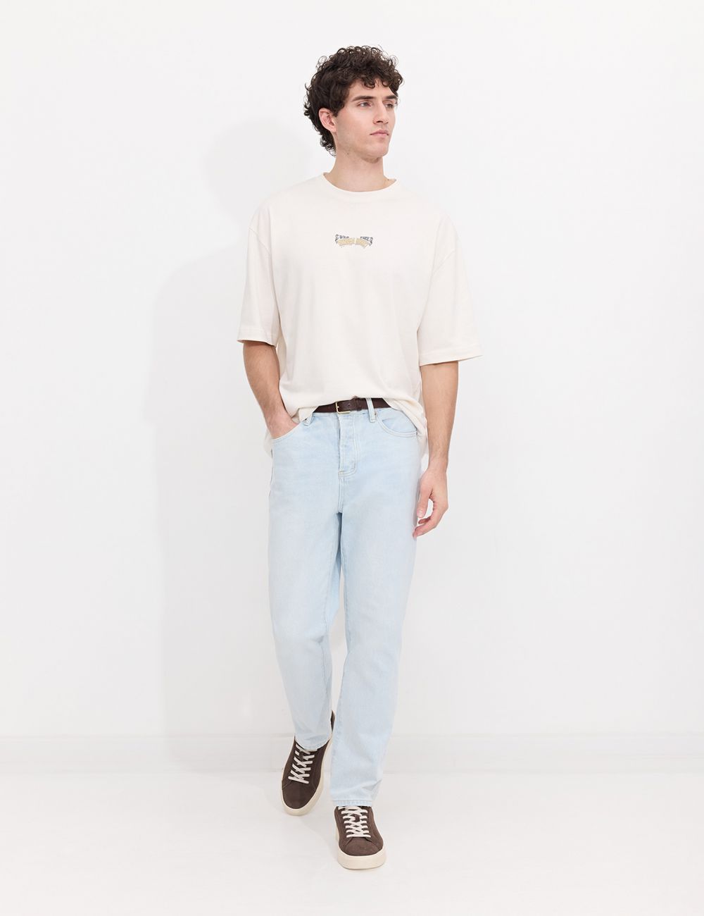 ג׳ינס בגזרה STRAIGHT