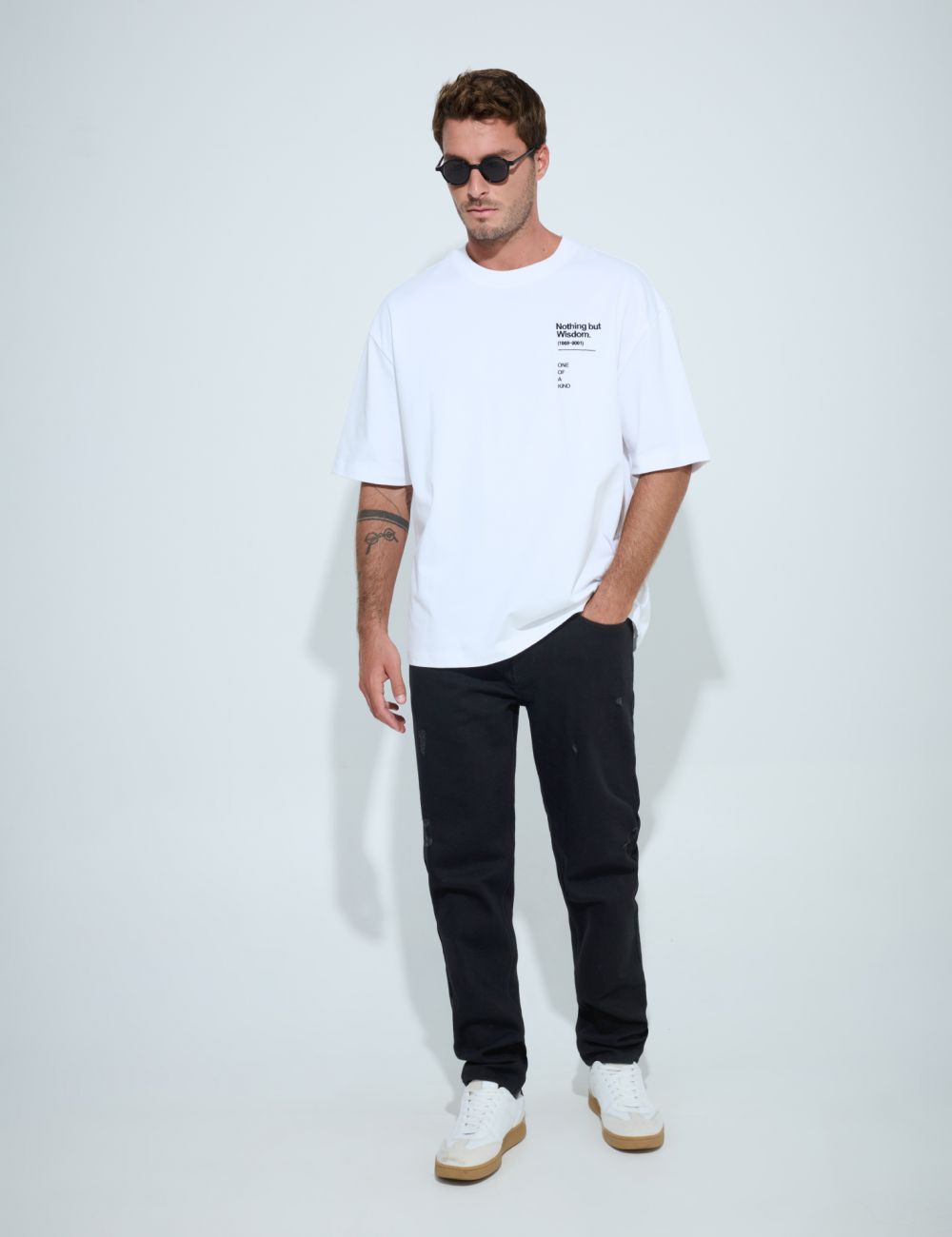 ג׳ינס SKINNY עם קרעים