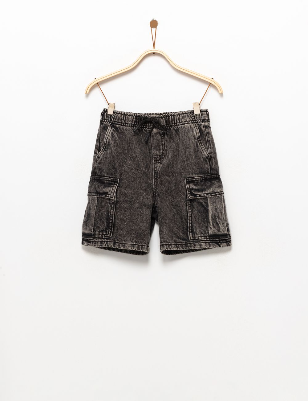 דגמ”ח ג’ינס קצר