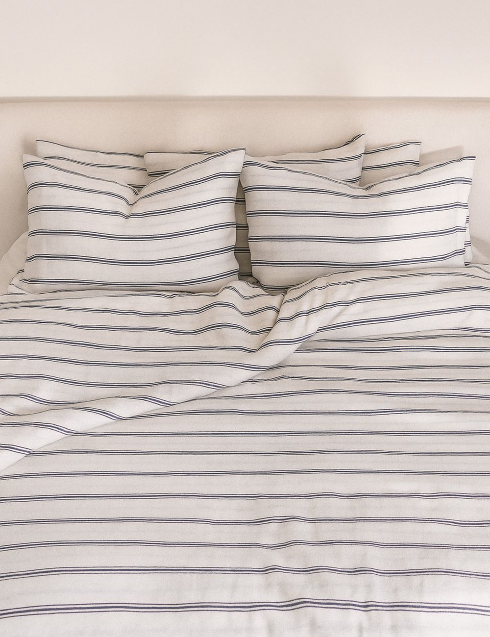 ציפית פסים לבנים 50X70CM 220TC סאטן