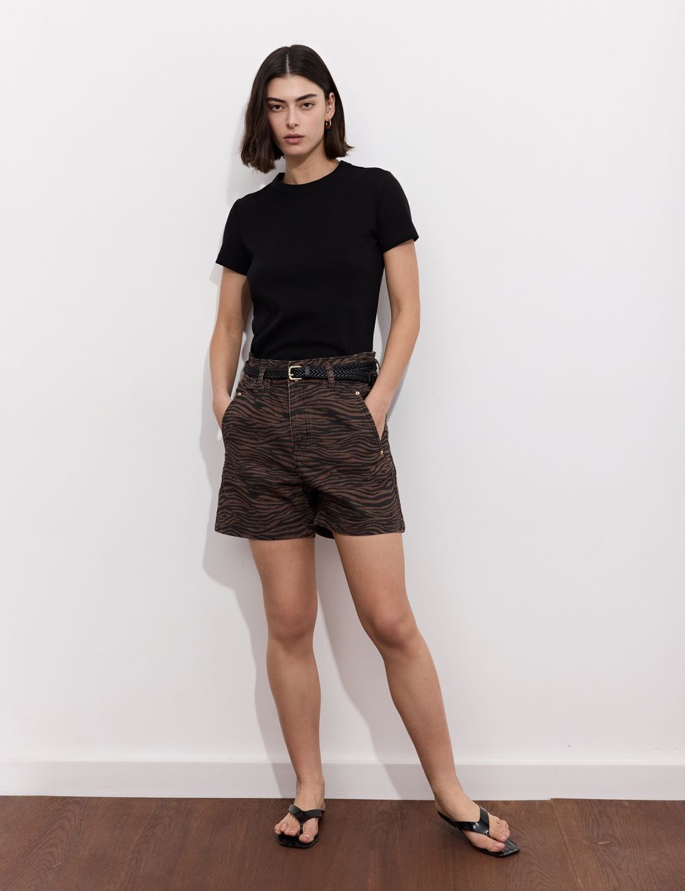 ג׳ינס BAGGY קצר עם חגורה