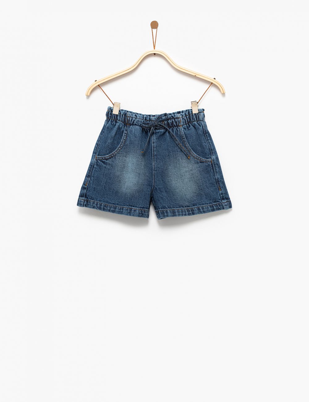 ג׳ינס עם שרוך