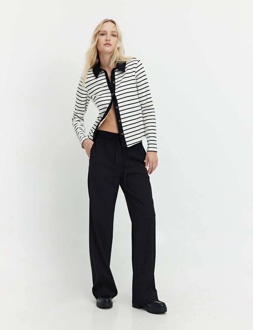 מכנסיים רחבים עם גומי