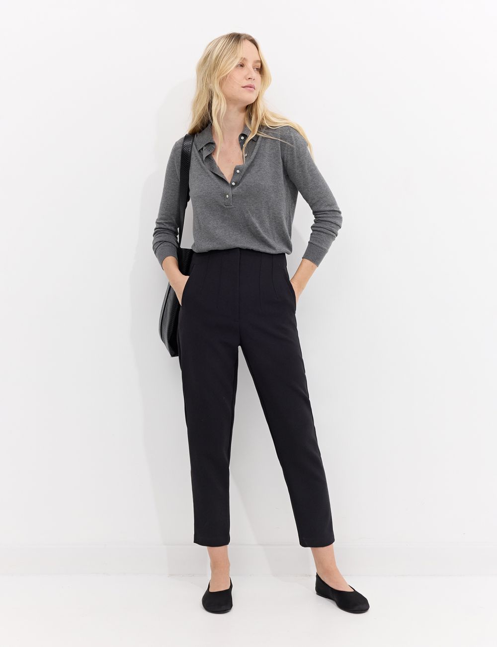 מכנסיים מחויטים צרים