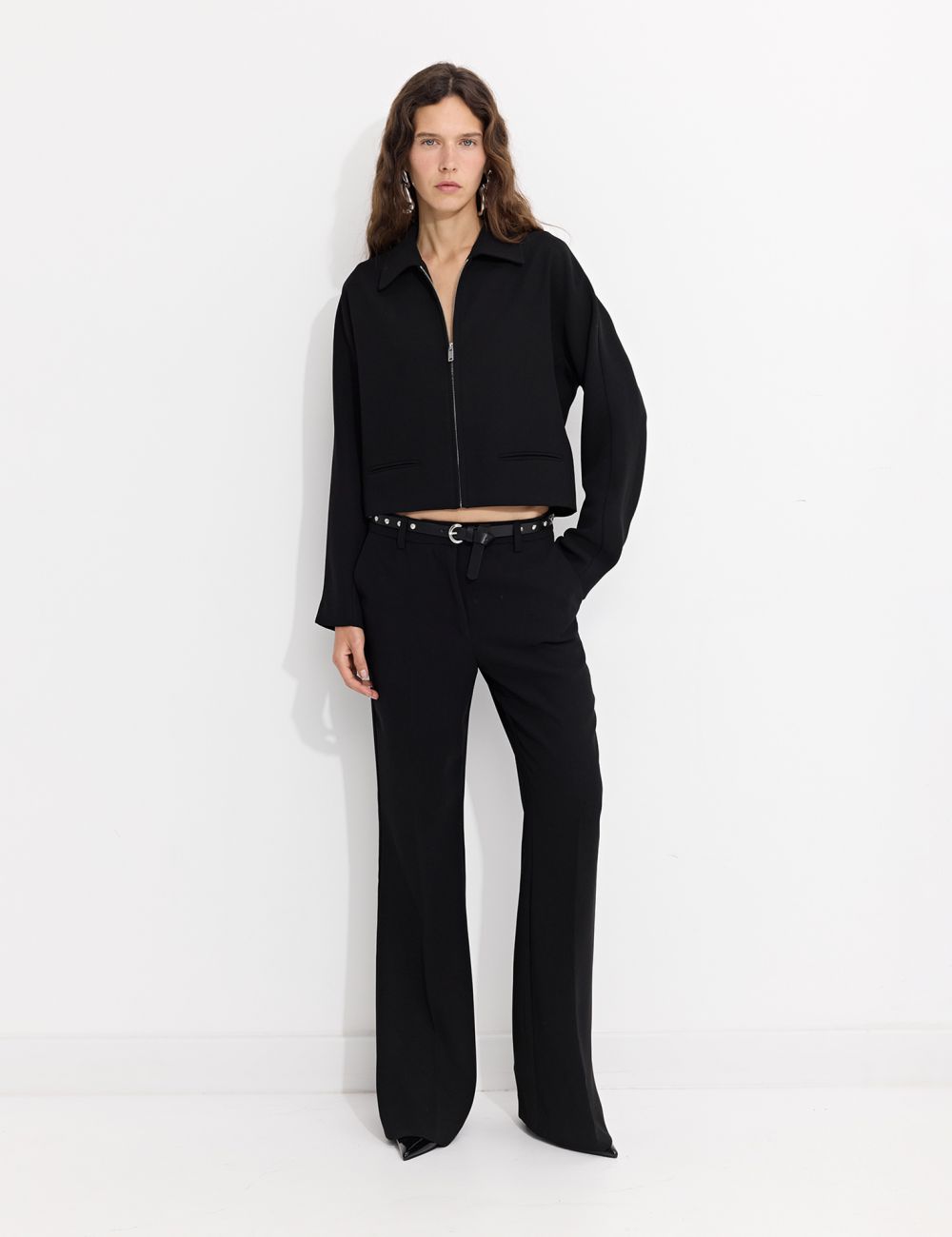 מכנסיים מחוייטים בגזרת Bootcut