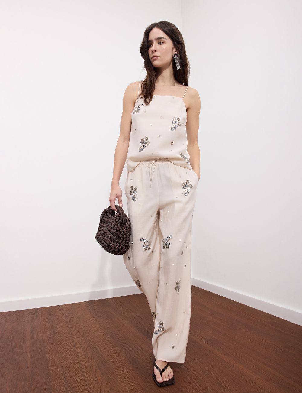 מכנסיים ארוכים מעוטרים חרוזים