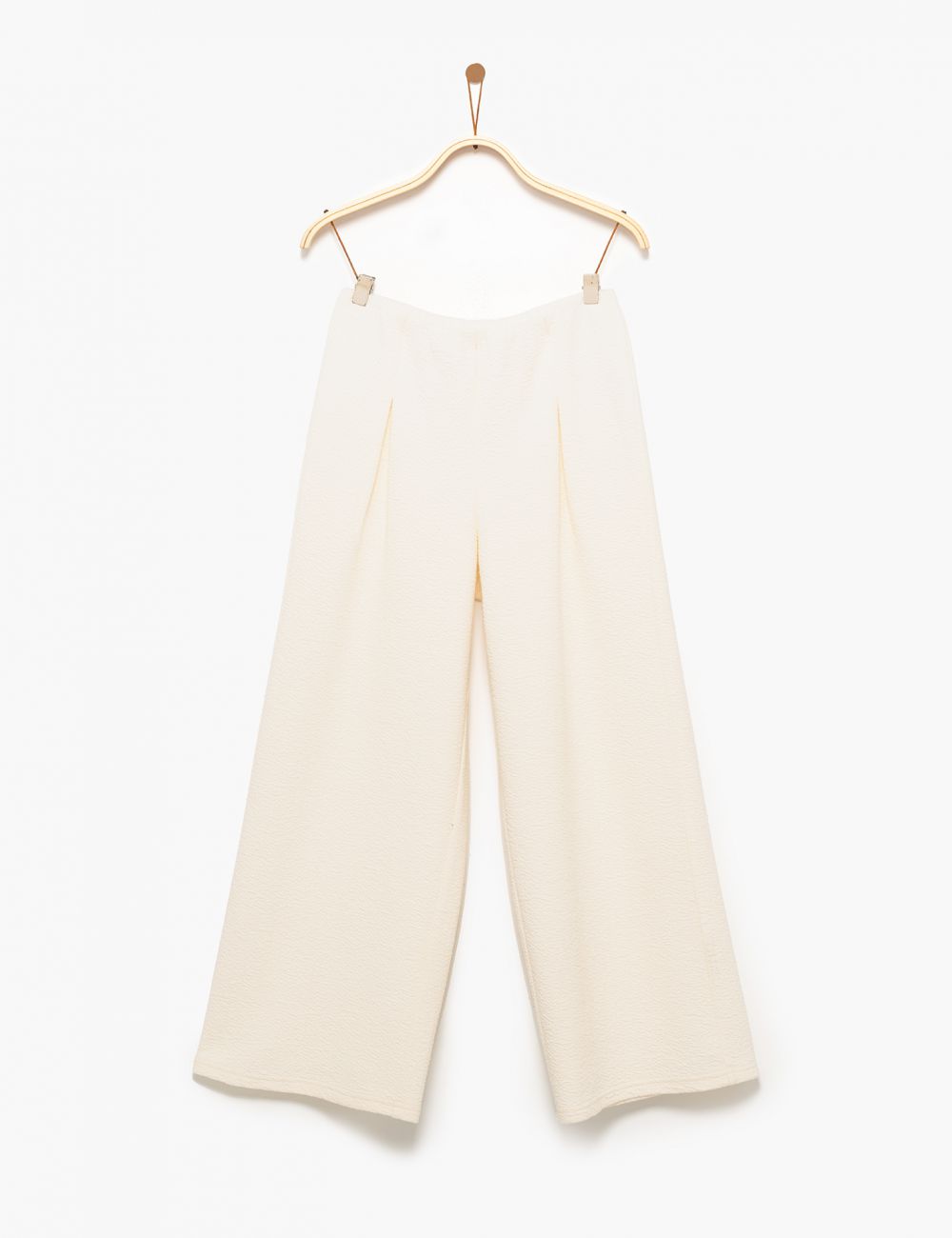 מכנסיים מבד טקסטורה