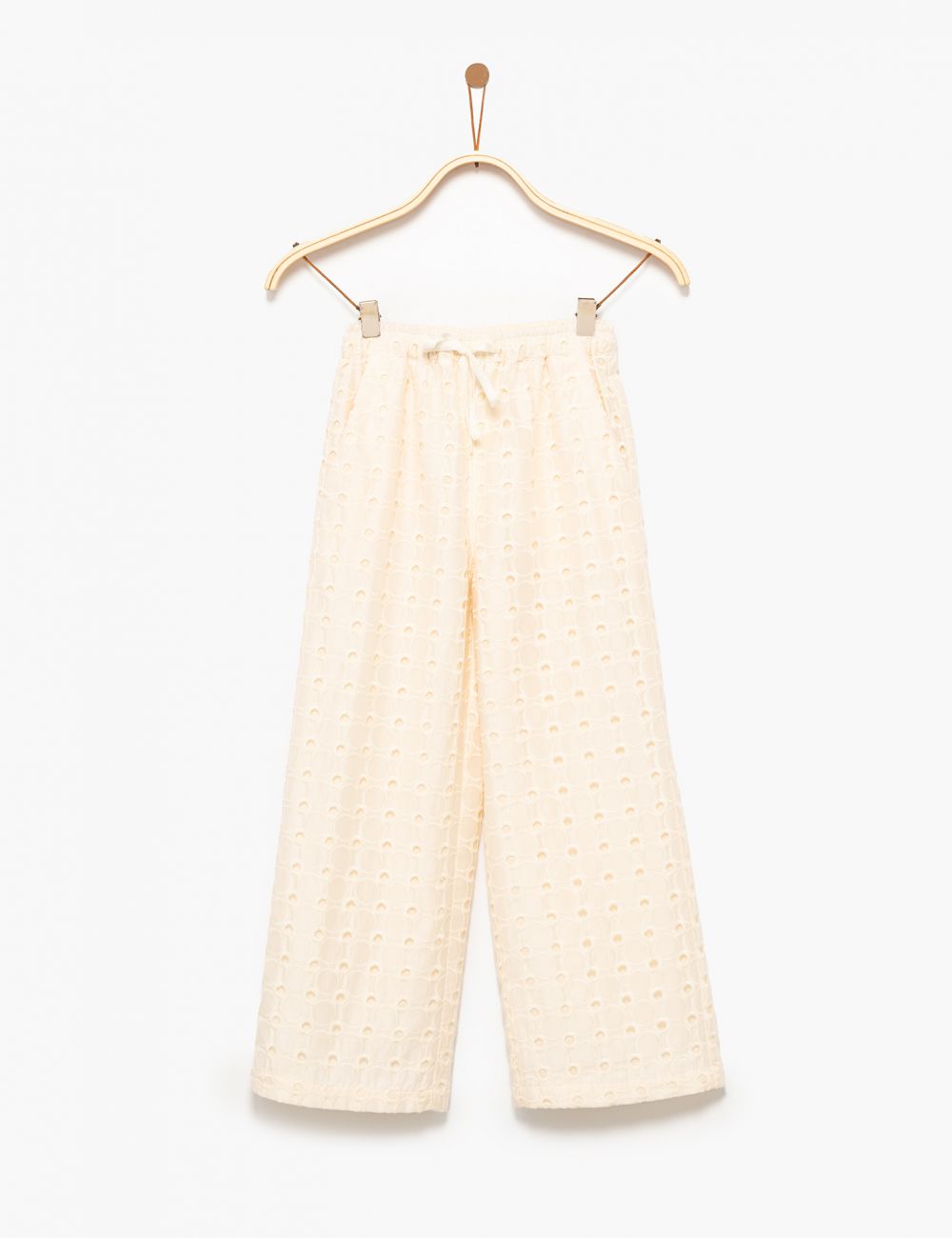 מכנסיים רקמות