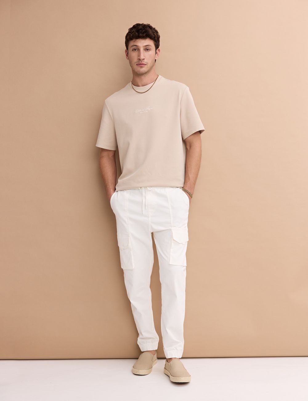 מכנסיים עם גומי וכיסים