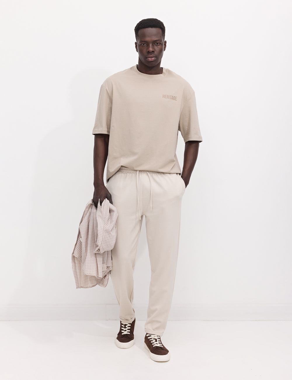 מכנסי JOGGER עם טקסטורה