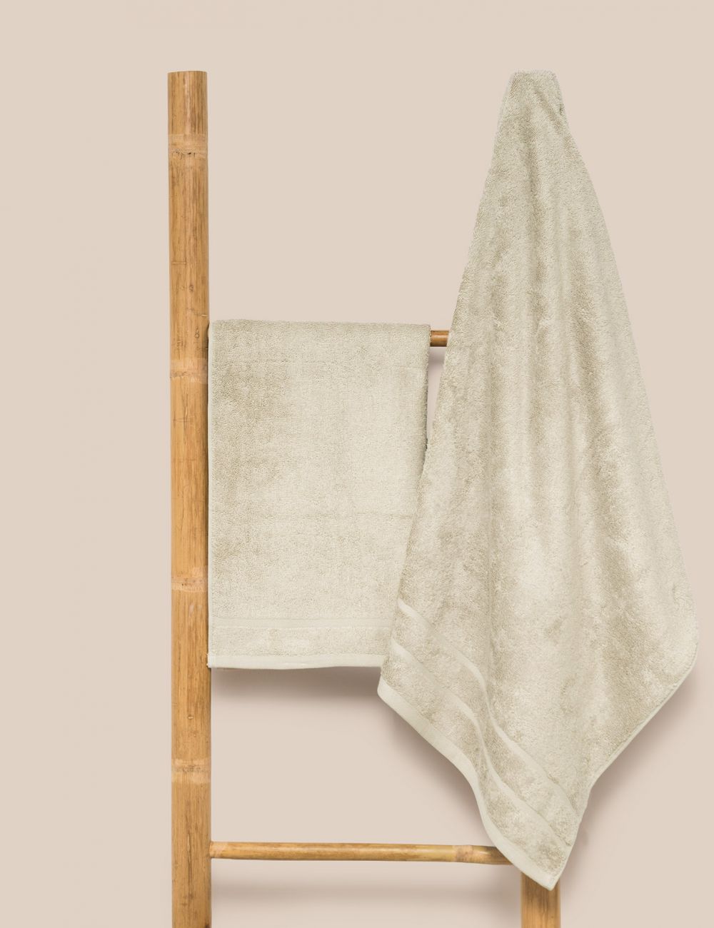 מגבת במבוק בשילוב כותנה 600GSM 50X70CM