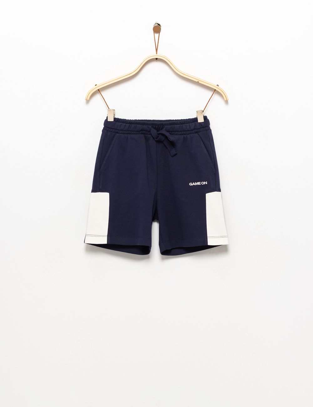 מכנסיים קצרים