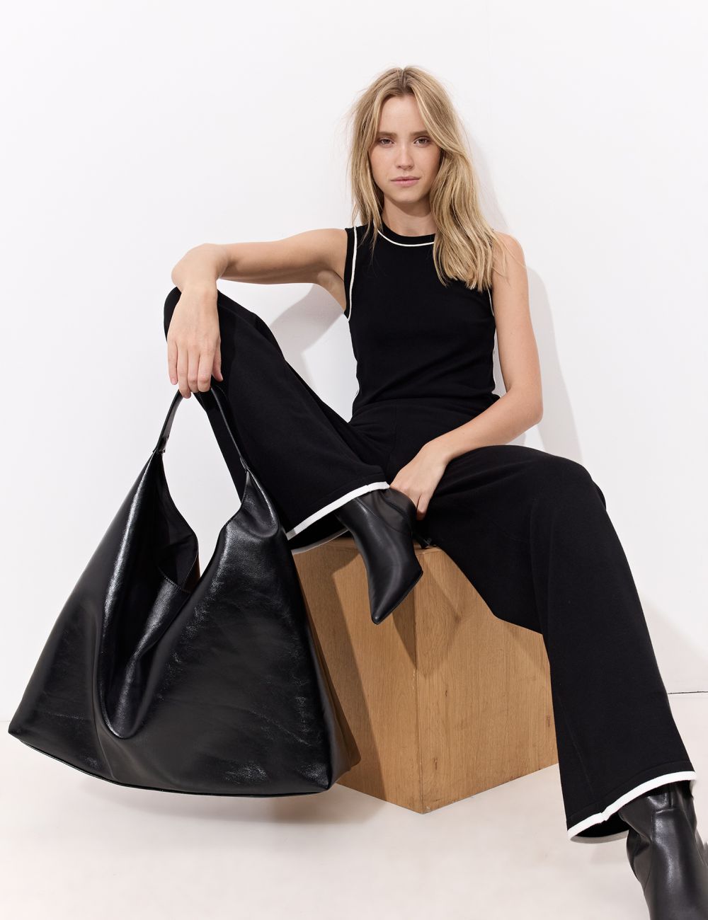 מכנסי סריג בגזרה רחבה