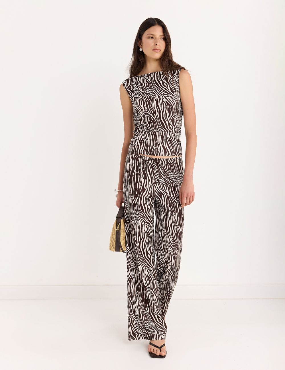 מכנסיים מבד טקסטורה