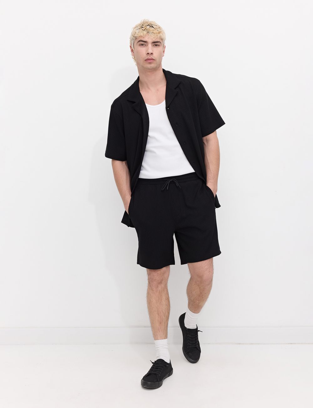 מכנסיים קצרים