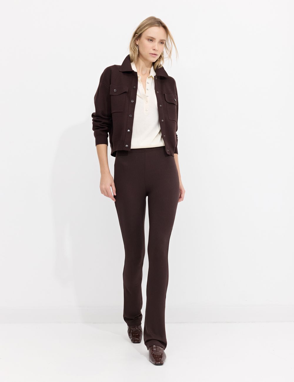 טייץ מתרחב מבד ריב