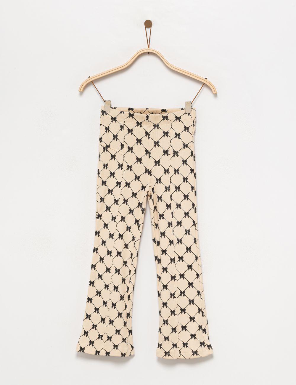 טייטס עם חתכים