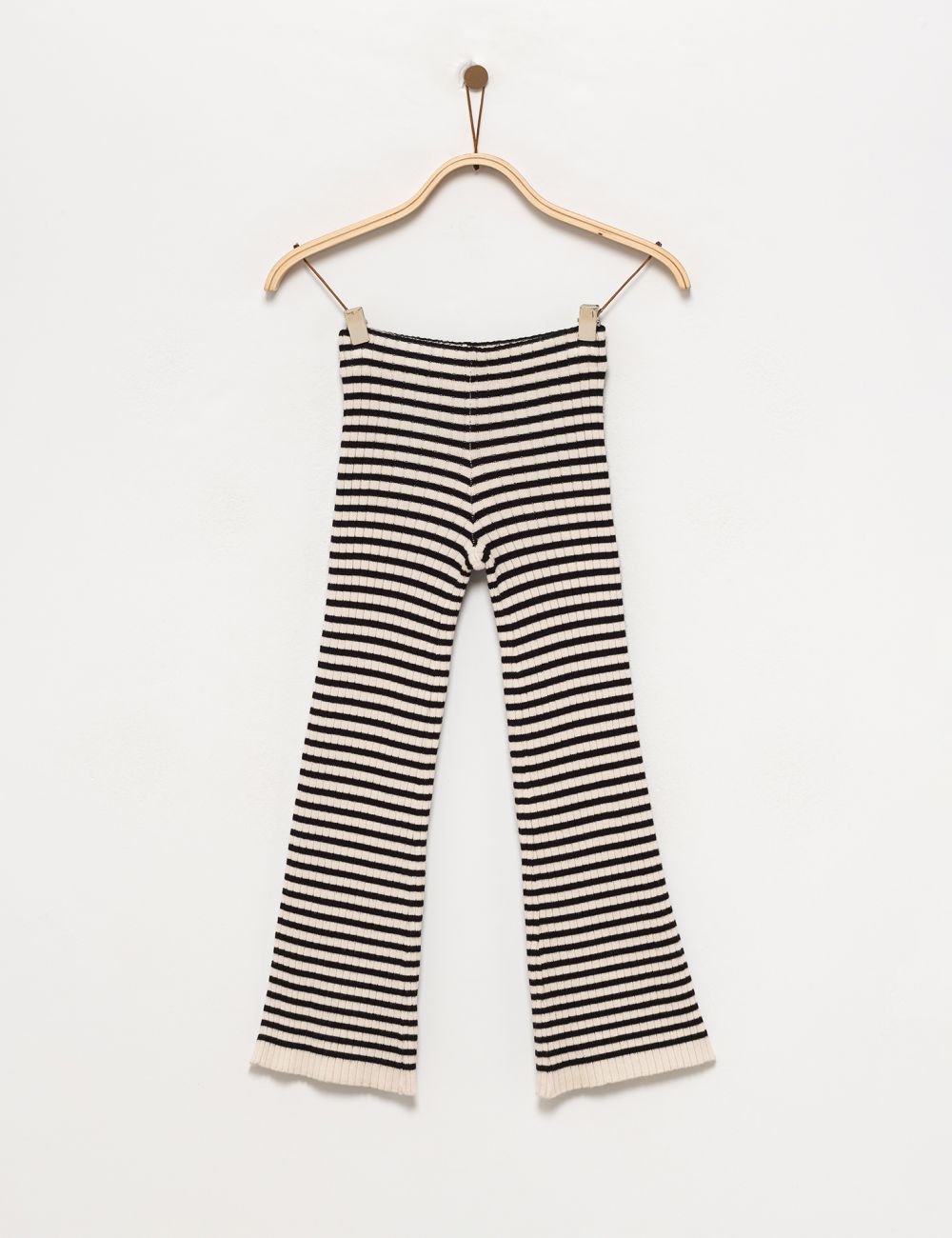 מכנסי סריג מתרחבים