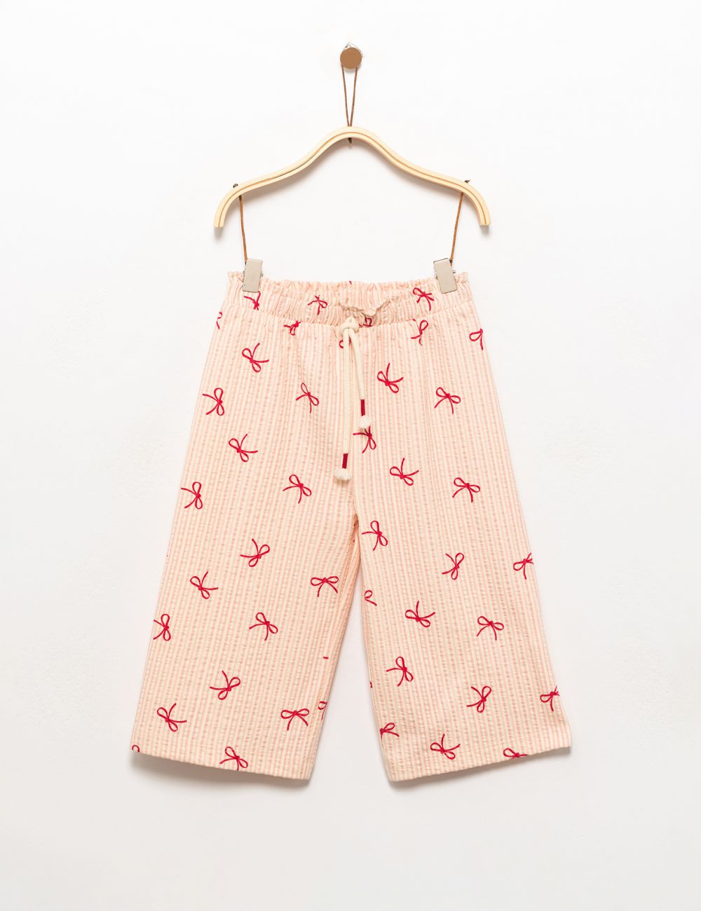 מכנסיים עם WIDE-LEG