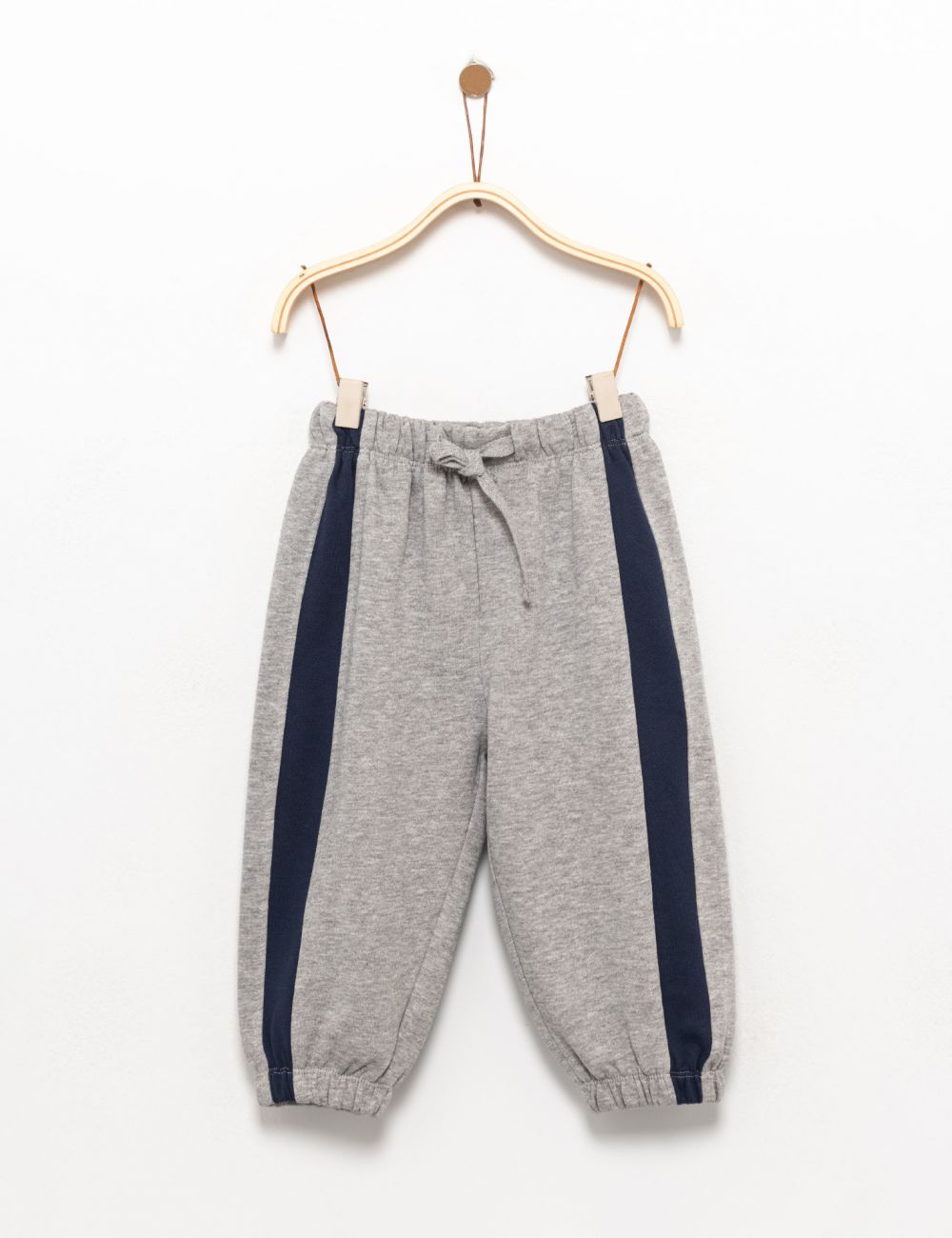 מכנסי  JOGGER רחבים עם פס