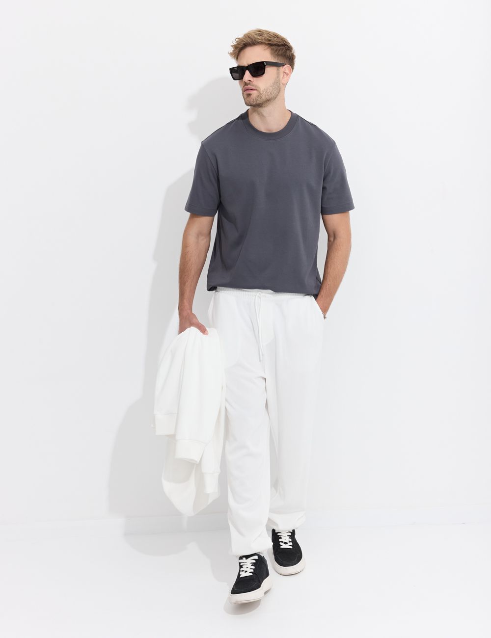 מכנסי JOGGER עם טקסטורה