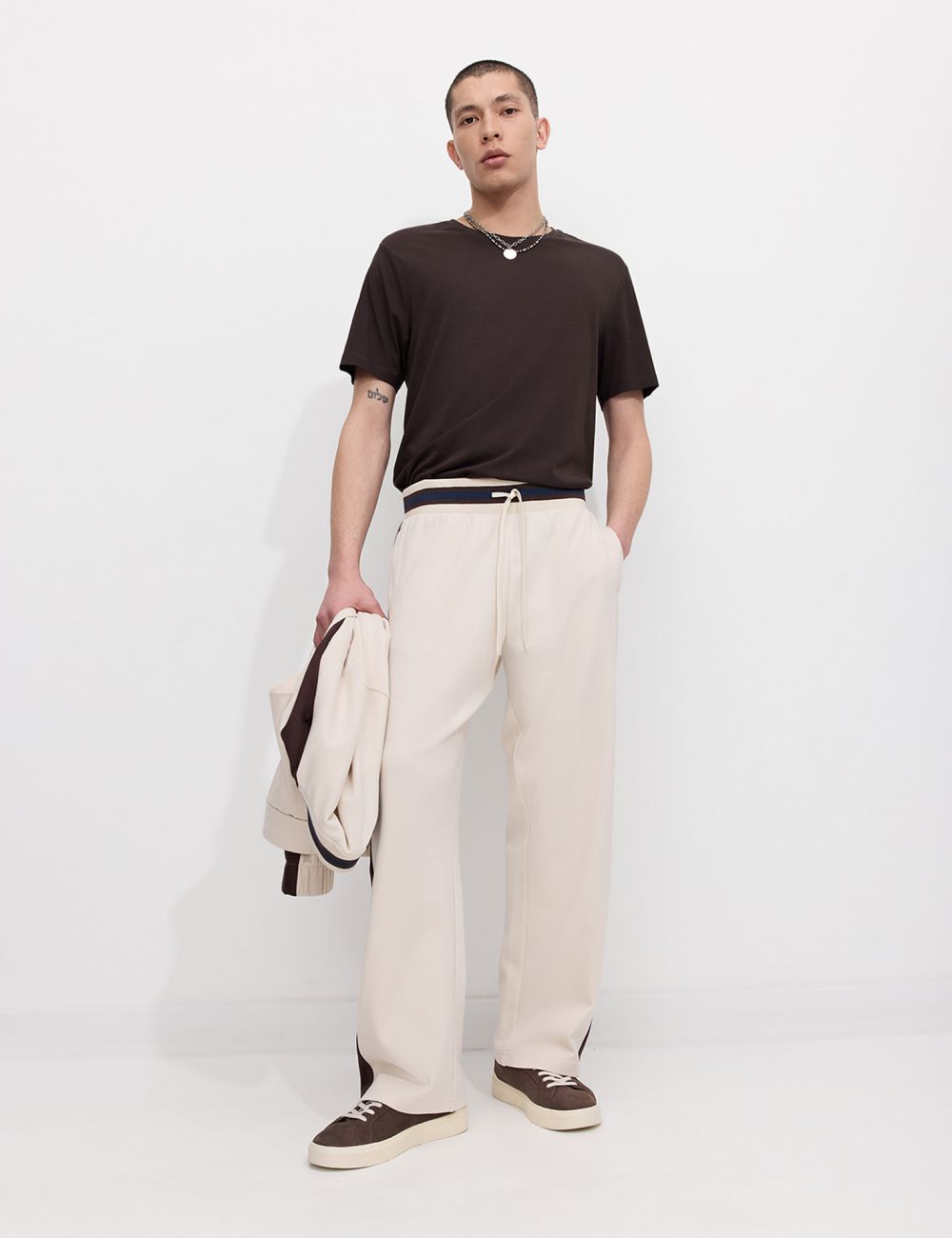 JOGGER במראה ספורטיבי