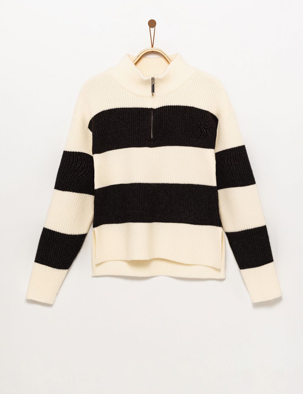 סריג צווארון גבוה