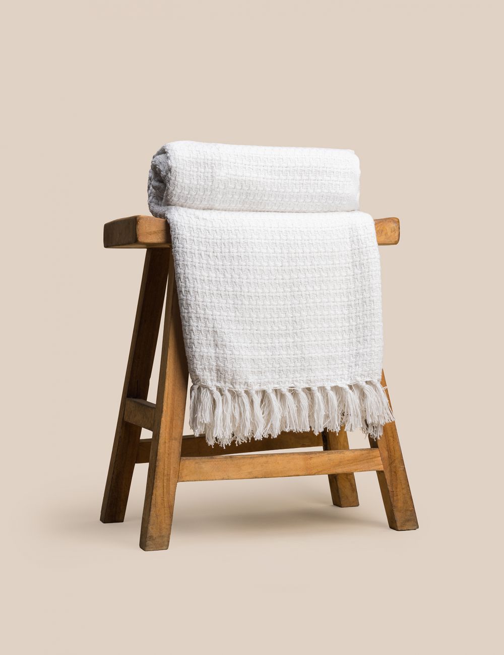 שמיכת טלווזיה עם טקסטורה לבנה  130X180CM