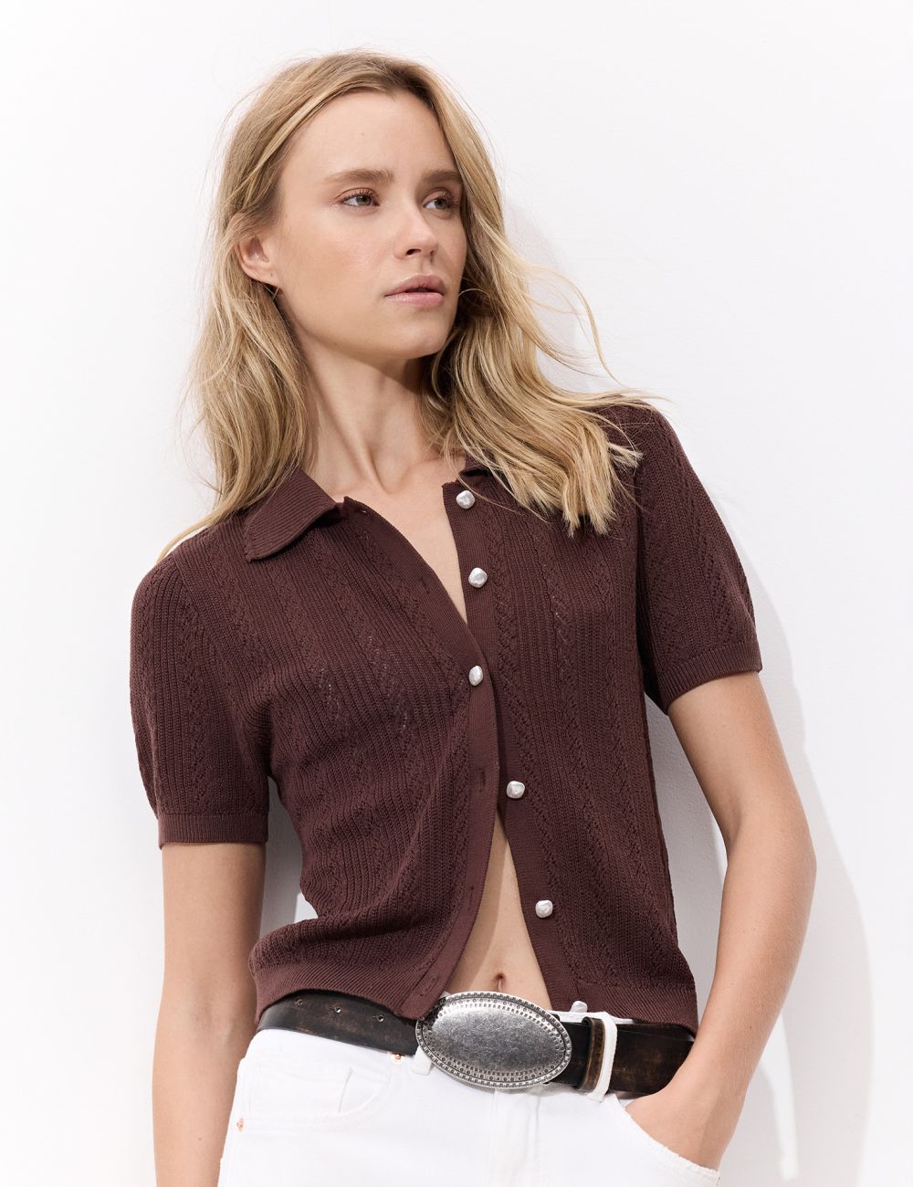 חולצת סריג עם צווארון וכפתורי פנינה