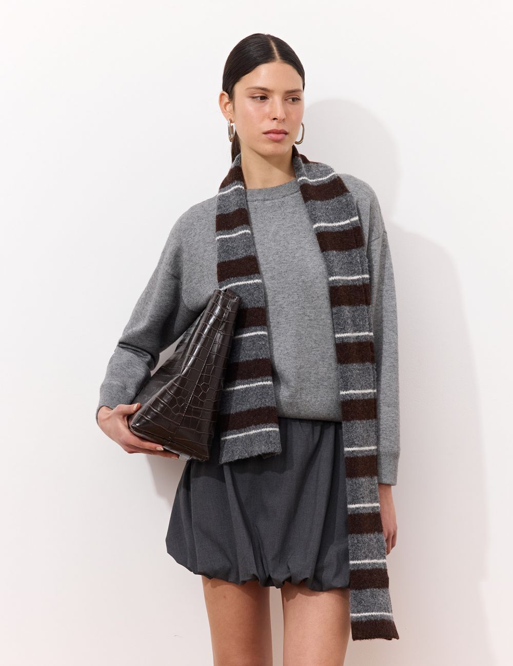 סווטשירט סריג חלק בסיומת ריב