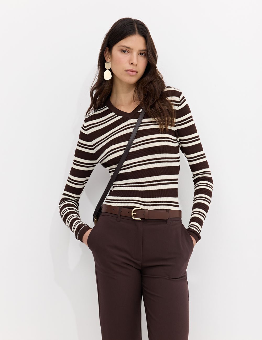 סריג ארוך עם צווארון V