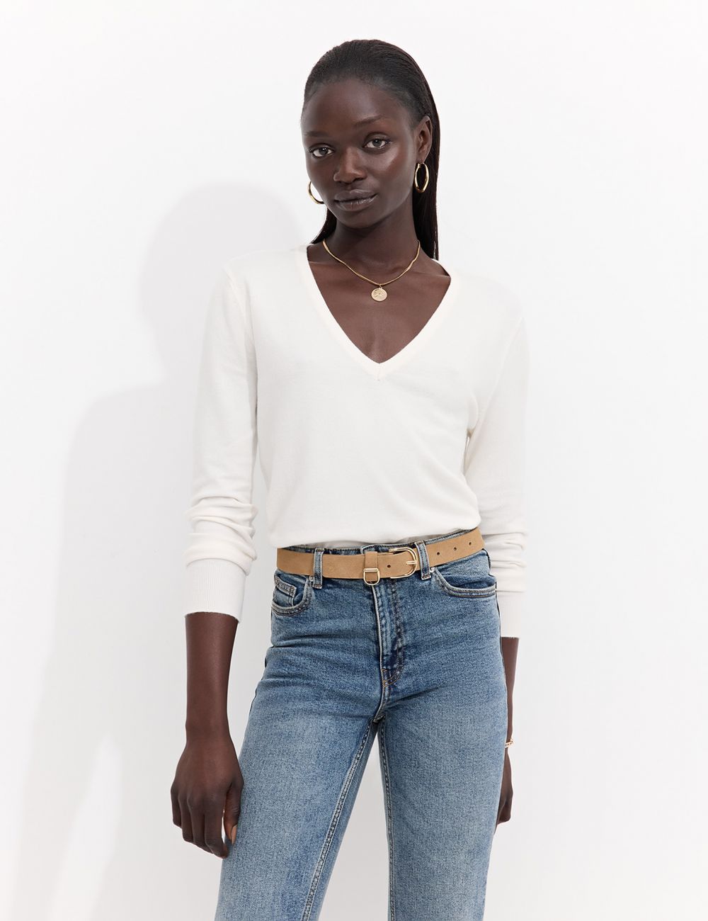 סריג וי בייסיק