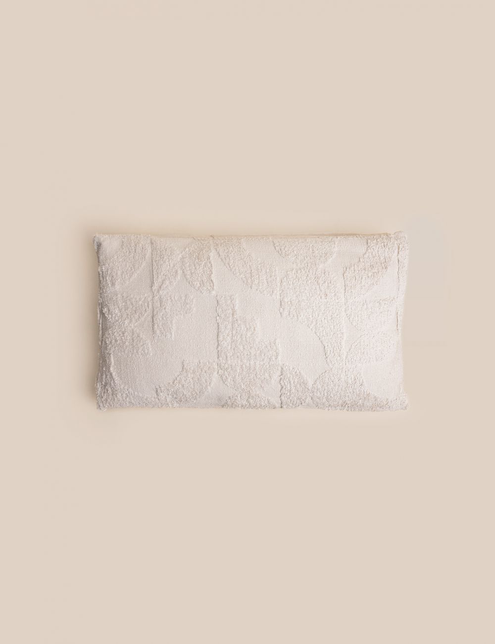 כרית עם עיצוב גיאומטרי 30X50CM