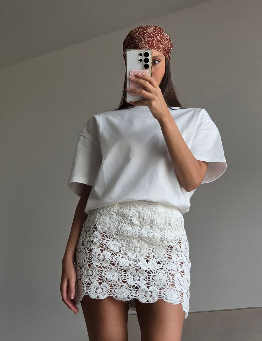 חצאית מיני קרושה עם גומי במותן