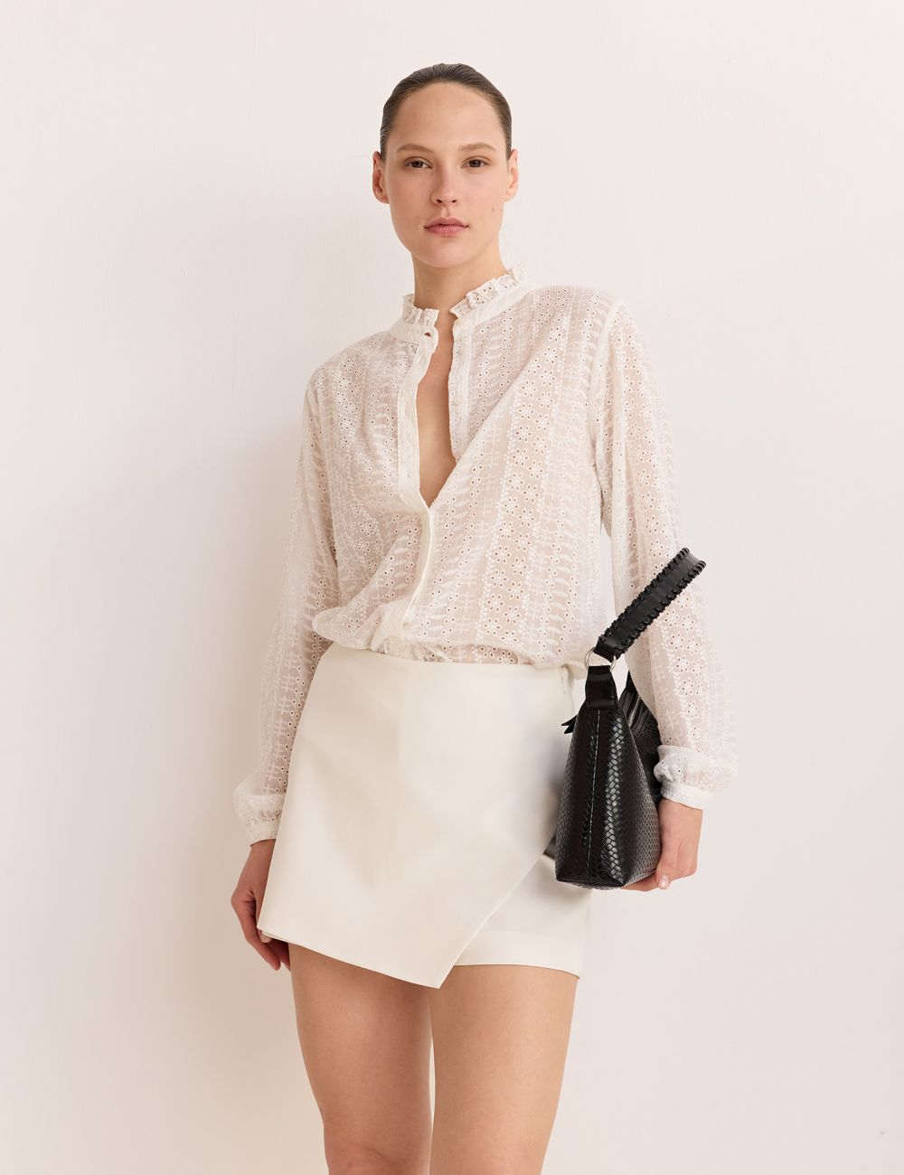 מכנסי חצאית אסימטריים