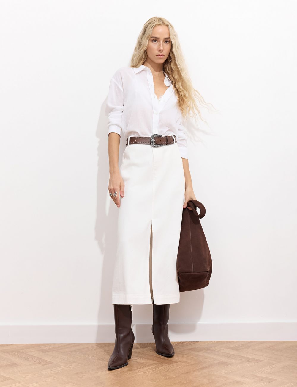 חצאית ג׳ינס באורך מידי בסגנון מחוייט