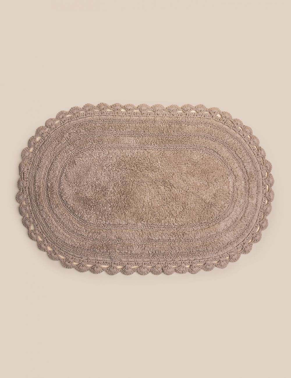 שטיח אמבטיה אובלי עם תחרה